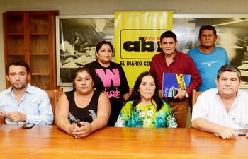 cesar-martinez-mirta-torres-zunilda-areco-mariana-martinez-hilario-campuzano-camisa-granate-francisco-antunez-y-marciano-ramirez-de-la-fenafat-215025000000-1756812.jpg
