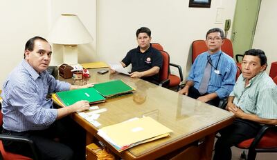 Miguel Marecos con dirigentes de la federación de padres y cooperadoras escolares.