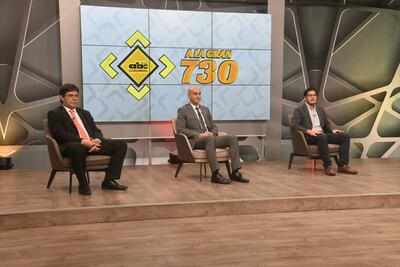 El Dr. Juan Carlos Portillo, director de servicios de Salud del MSP; el ministro de Salud, Julio Mazzoleni, y el director de Vigilancia de la Saludo, Guillermo Sequera hoy, en ABC.