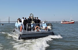 una-colorida-procesion-nautica-se-tuvo-el-martes-ultimo-por-el-rio-parana-para-celebrar-el-dia-de-la-armada-paraguaya-y-honrar-a-su-protectora-espirit-214550000000-1754796.jpg