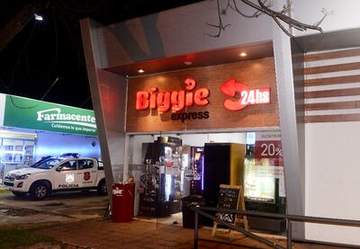 El minimercado de la cadena Biggie que fue asaltado anoche.