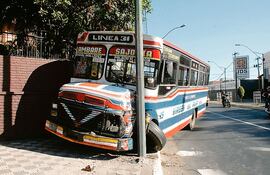 omnibus-colectivos-chatarras-micros-153305000000-522058.jpg