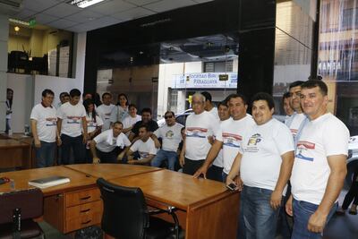 Docentes de la Federación de Educadores del Paraguay durante la "toma" de la sede del Ministerio de Educación, en octubre de 2019.