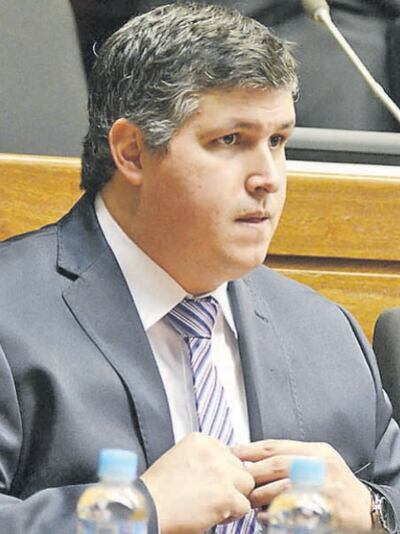 Esteban Samaniego (ANR, Añetete). Imputado por difamación y calumnia. Accionó para trabar su desafuero.