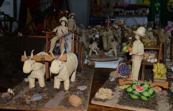 articulo-decorativo-que-recrea-las-labores-del-campo--202910000000-1754758.jpg