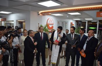 Autoridades participando de la reinauguración sede del gobierno municipal en Encarnación.