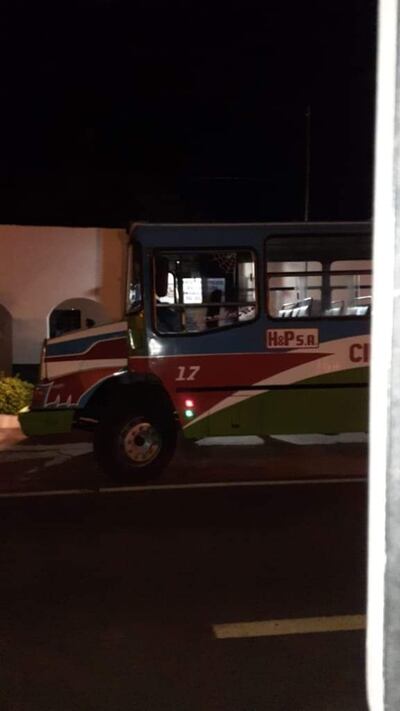 El ómnibus que fue asaltado.