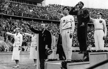 jesse-owens-en-los-juegos-olimpicos-de-1936-95411000000-1481298.jpg