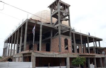 avanza-construccion-de-mezquita-en-el-este-203638000000-534918.jpg