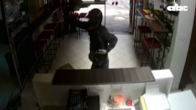 Intento de asalto a un local comercial en  barrio Los Laureles de Asunción.