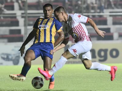 El Rayadito insistió hasta el final pero se quedó con las manos vacías.