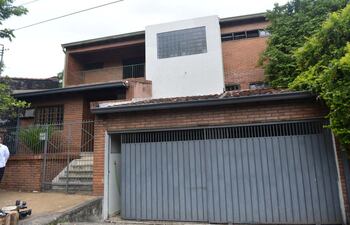 la-residencia-ubicada-sobre-la-avenida-von-poleski-fue-alquilada-dos-meses-atras-supuestamente-para-la-sede-de-la-empresa-la-paraguayita-import-exp-201500000000-1531345.jpg
