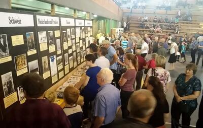 Exposición de fotos de la migración menonita desde Suiza, Alemania, Holanda, Prusia, Unión Soviética hasta Paraguay.