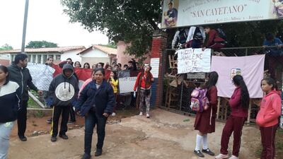 Tras reunión levanta  toma de colegio en Itauguá.