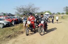 los-120-pilotos-que-compiten-en-el-moto-rally-paratodo-2014-participaron-ayer-de-la-prueba-clasificatoria-en-el-circuito-rawani-de-la-colonia-paratodo-221256000000-1125690.jpg