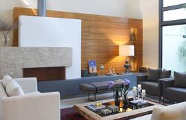 la-elegancia-es-la-protagonista-principal-en-esta-casa-cuya-deco-moderna-reune-sofas-de-lineas-rectas-en-tonos-claros-y-oscuros-la-mesa-central-que-f-202708000000-1735409.jpg