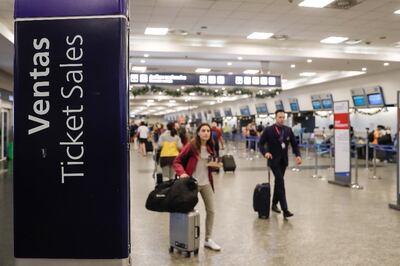 Aeropuerto en la ciudad de Buenos Aires. Un nuevo impuesto a las divisas impactará en el ya mermado turismo argentino.