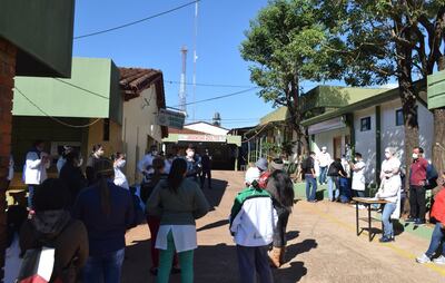 El pasado viernes personal de salud se manifestó en el Hospital Regional de Encarnación.