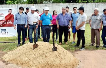 acto-de-palada-inicial-en-las-instalaciones-del-club-cerro-cora-una-de-las-entidades-a-ser-beneficia-das-por-la-gobernacion-de-guaira--202155000000-1788114.jpg