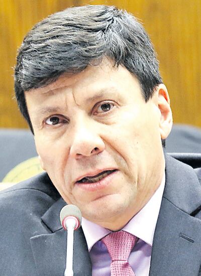 El diputado Walter Harms (ANR, cartista) opinó que el máximo responsable del acta bilateral es el excanciller Luis Castiglioni.