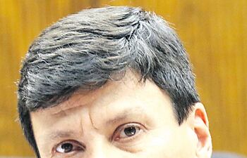 El diputado Walter Harms (ANR, cartista) opinó que el máximo responsable del acta bilateral es el excanciller Luis Castiglioni.