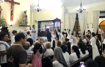 durante-la-misa-se-recordaron-testimonios-de-la-vida-de-maria-felicia-de-jesus-sacramentado-chiquitunga--205820000000-1706353.jpg