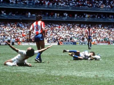 1986 World Cup Finals, Azteca Stadium, Mexico, 7th June, 1986,Mexico 1 v Paraguay 1, Mexico's Hugo Sanchez despairs as Paraguay's goalkeeper Roberto Fernandez saves  (Photo by Bob Thomas/Getty Images)