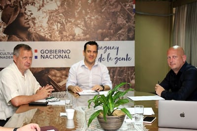 Santiago Bertoni, Rodolfo Friedmann y Roel Bruynzeel, en el MAG.