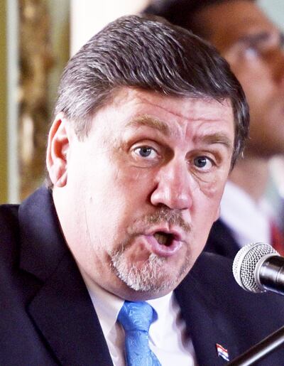 Blas Llano (PLRA), presidente de la Cámara de Senadores, convocó para hoy a las 09:00 a una sesión extraordinaria.