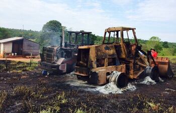 tratores-quemados-ataque-epp-la-gringa-dominguez-152435000000-1289110.jpg