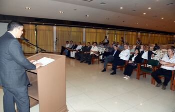 el-vicepresidente-de-la-asociacion-rural-del-paraguay-ing-carlos-pereira-ayer-durante-la-presentacion-del-estudio-sobre-carne-natural-con-presenci-221125000000-1439037.jpg