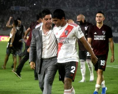 El defensor paraguayo Robert Samuel Rojas Chávez (23 años) pasó a ser uno de los mimados del técnico de River Plate, Marcelo Gallardo, con el que se lo ve.