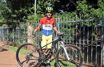 roberto-quiroga-20-y-su-bicicleta-de-aluminio-con-la-que-competira-en-la-argentina-a-fines-de-marzo--203057000000-1442075.jpg