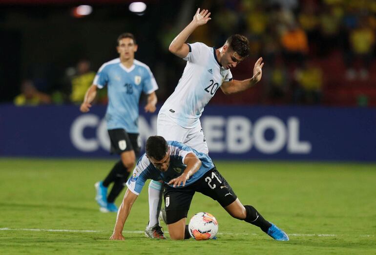 Agustín Oliveros, Cerro Porteño, Uruguay.