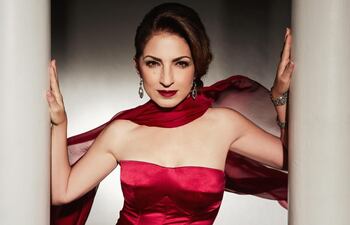 gloria-estefan-101318000000-1613492.jpg