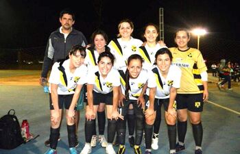 equipo-de-futsal-femenino-de-filosofia-que-se-corono-campeon-en-la-jornada-pasada--200555000000-608795.jpg
