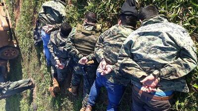 Policías detenidos por narcotráfico.