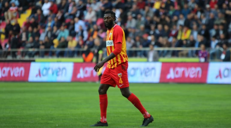 Emmanuel Adebayor, Olimpia.