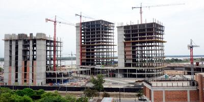 Torres del MOPC, MEC y MUVH, son los edificios con mayor avance del megaproyecto en el puerto de Asunción.