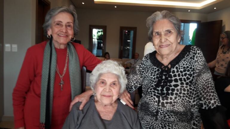 Las Abadie y Roberta Báez Vda. de Mosteiro