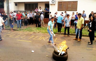 Los pobladores anunciaron que se mantendrán frente de la sede de la Justicia Electoral en Encarnación.