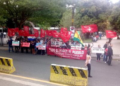 Adherentes del Partido Paraguay Pyahurã (PPP) se manifestaron frente al Palacio de Justicia por la liberación de Genaro Meza.