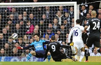 tottenham-cae-en-su-casa-con-gol-de-su-exjugador-berbatov-181736000000-529126.jpg