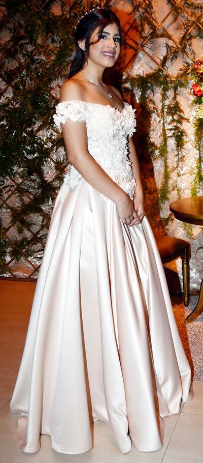 El vestido fue diseñado y confeccionado por Mary Ledezma.