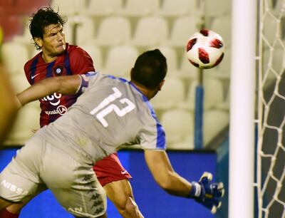 Nelson Haedo Valdez fusila el arco sanlorenzano apareciendo en el segundo palo tras el centro de Alberto Espínola. El arquero rayadito, Wilson Quiñónez, queda en el camino.