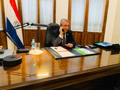Juan Ernesto Villamayor, jefe de Gabinete Civil, en conversación con radio ABC Cardinal desde su despacho, hoy.