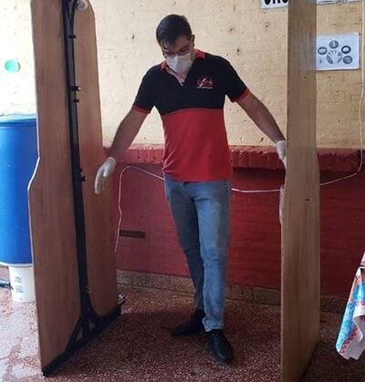 El arco de desinfección fue entregado al hospital Distrital de Minga Guazú.