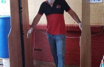 El arco de desinfección fue entregado al hospital Distrital de Minga Guazú.