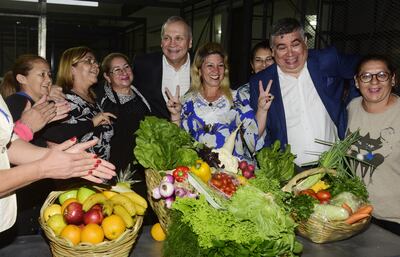 El intendente de Asunción, Mario Ferreiro, acompañado del director del Abasto, Ing. Carlos Galarza, inauguró el nuevo Bloque C del Abasto.