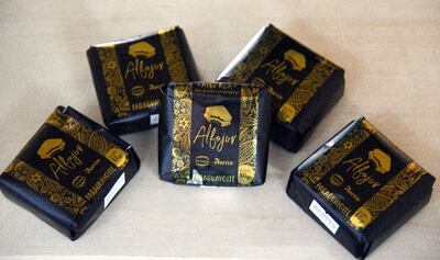 En el espacio de la UIP Joven están  los alfajores con caña.